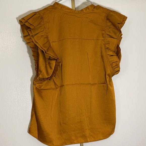 NWT express satin short sleeve button up blouse size L - Picture 7 of 7